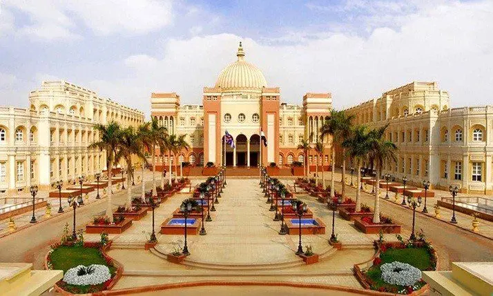 اسعار ومصاريف و تنسيق كليات الجامعة البريطانية في مصر 2024-2025